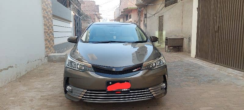 Toyota Corolla Gli 2018 lush condition 0