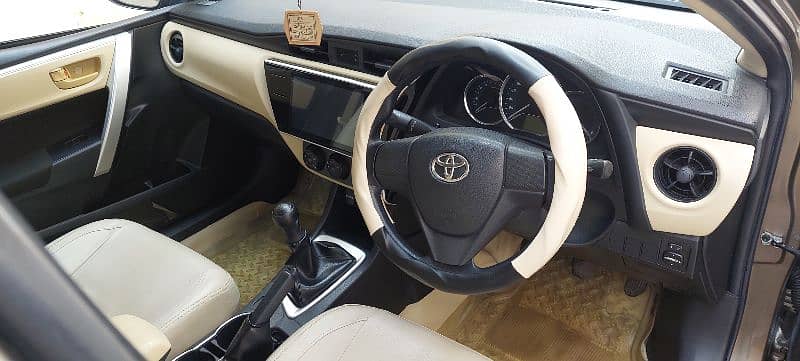 Toyota Corolla Gli 2018 lush condition 16
