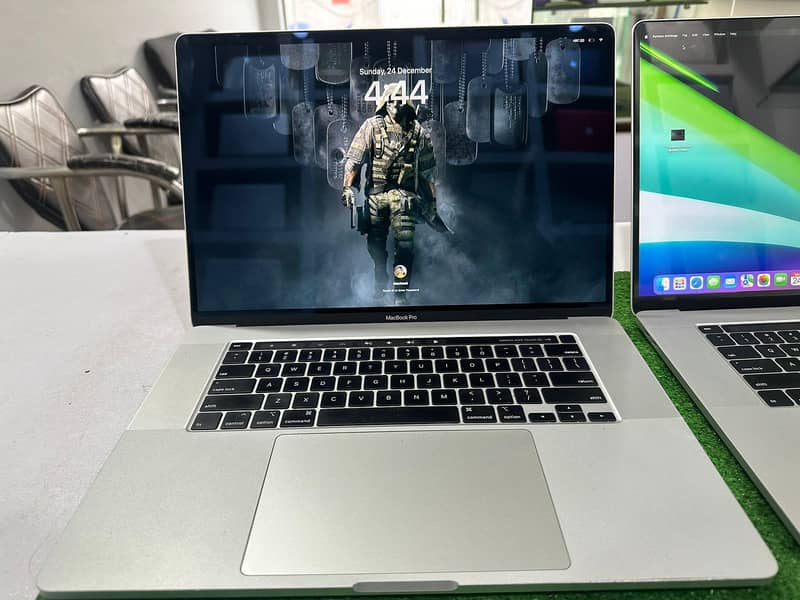 apple macbook 2019  gray core i7 2