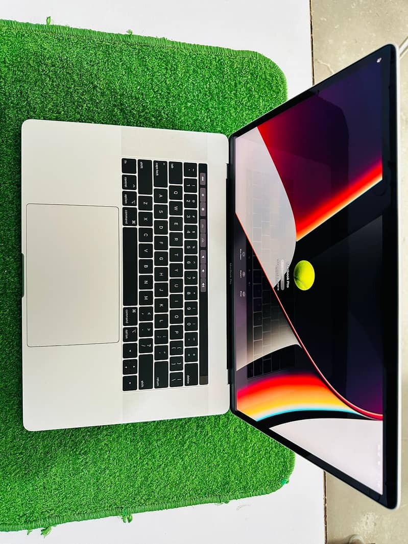 Apple Macbook PRo 2019 Core i7 0