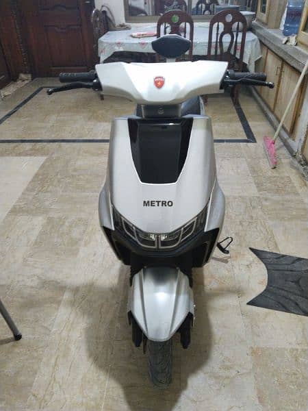 METRO T9 ELECTRIC SCOOTERS 0