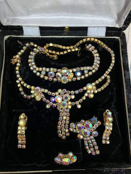 Jewellery set. 1