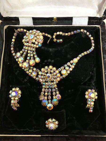 Jewellery set 1