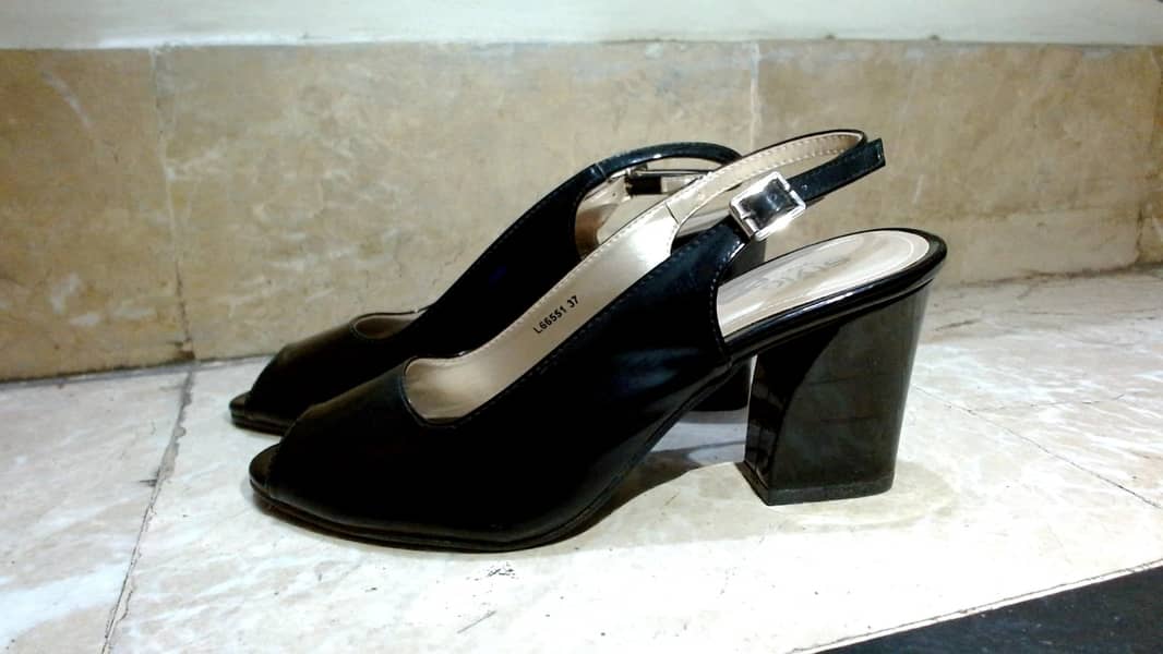 Black Heels For Ladies 3