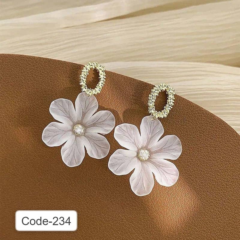 White Flower Stud Earrings 0