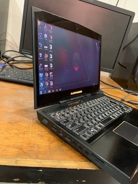 Dell Alienware M14x R2 i5 3rd generation gaming laptop. 5