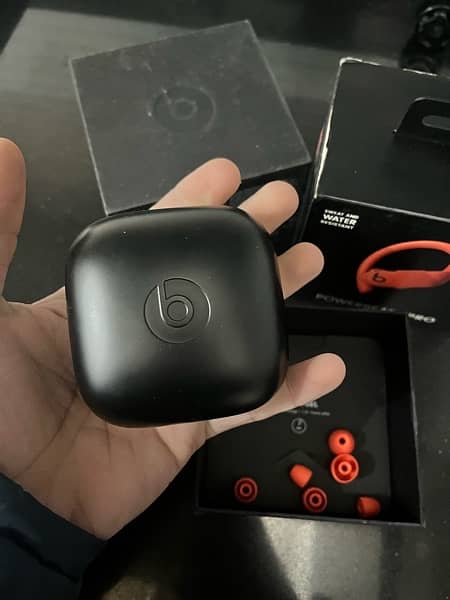 Powerbeats pro wireless ear buds power beats better than apple airpods 2