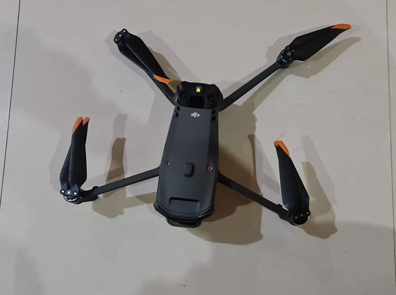 Nearly new- DJI MAVIC 3T ENTERPRISE (fly more combo, Thermal Camera) 2