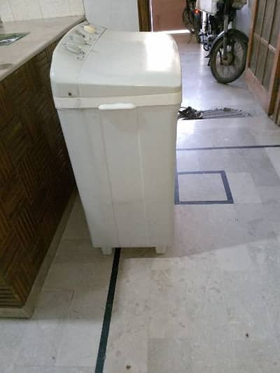 excellent condition Dawlance semi automatic washing machine