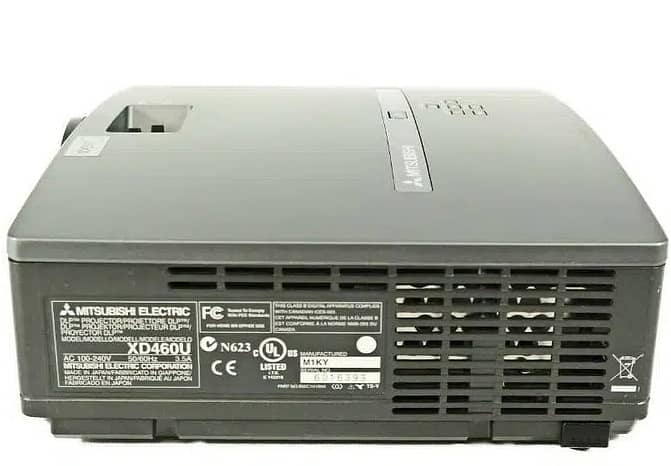 Mitsubishi lvp XD 490 Projector 4