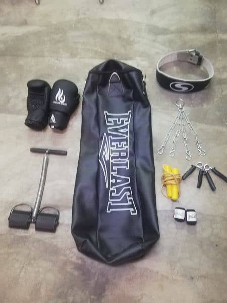 4 FEET EVERLAST BOXING BAG WITH GLOVES AND MANY MORE 0
