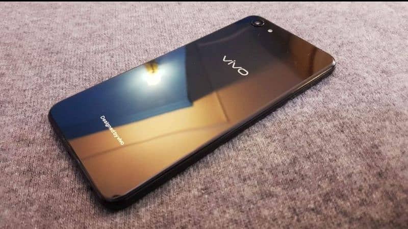 vivo y83 with box and charger in very good condition no open no repair 5