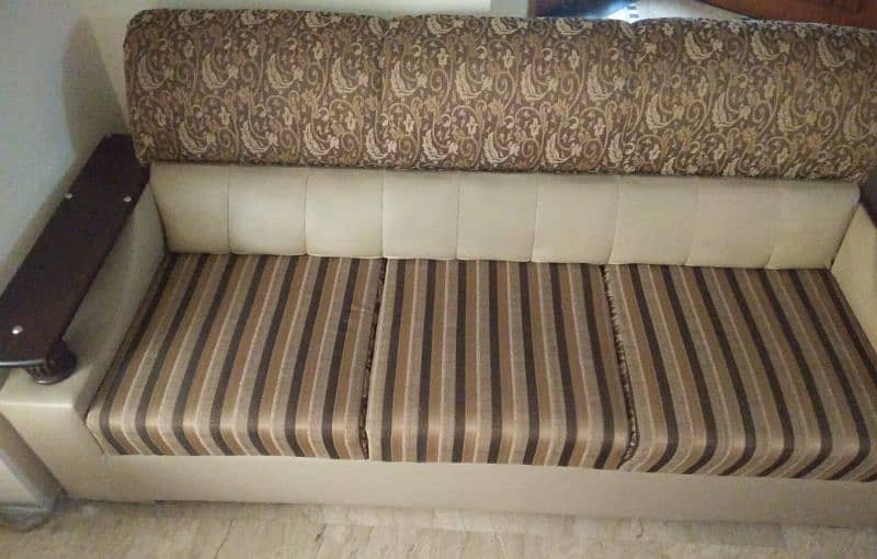 Leather Sofa Set| 6 Seater| For Sale in Lahore 0