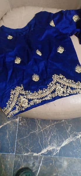 sari blue and olff white 0