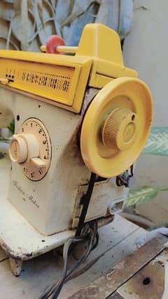 Singer Original Zigzag Sewing Machine