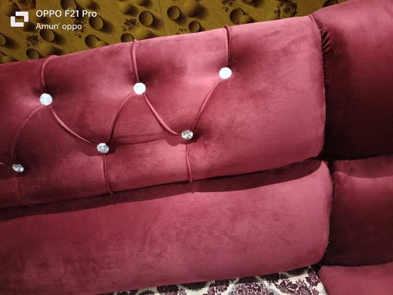 sofa brand new buy one week ago ye new Hai j 2