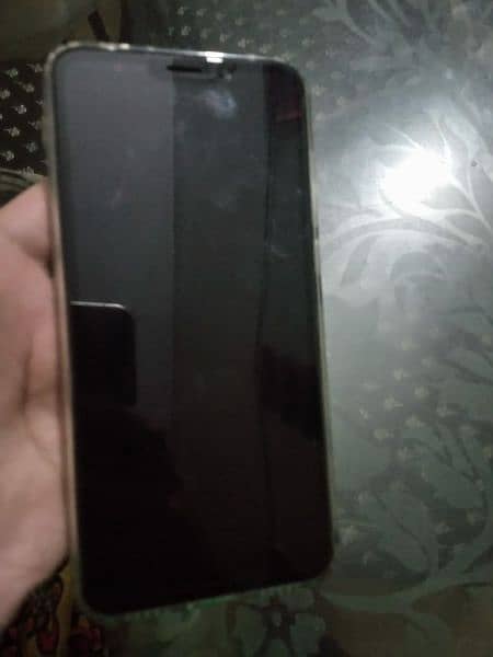 Xiaomi 5 plus with box  all ok 4.64 fast charging 6