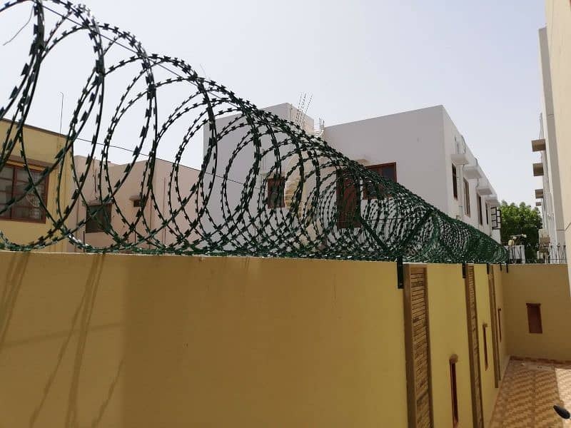 Best Fence Installation in Pakistan - Crimped Mesh - Jali - Razor wire 5