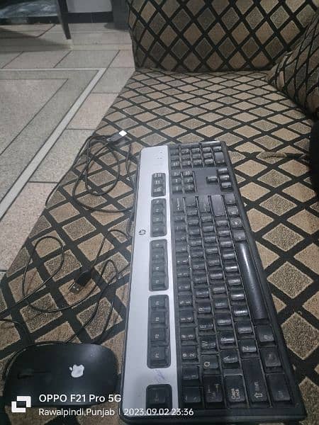 HP ORIGINAL KEYBOARD with full function and Mice 1