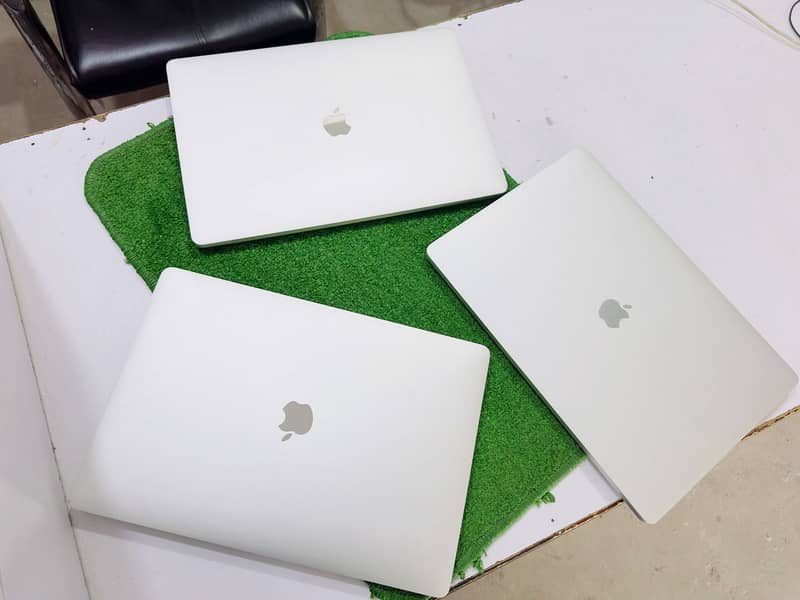 Apple Macbook Pro Core i7 2019    Silver   32/512 1