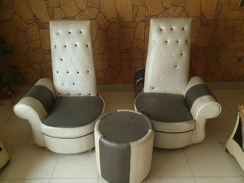 Room Chairs/ Sofa 0