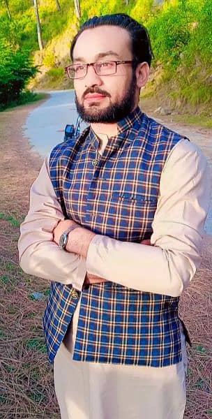 mujhy driving job chahiye description mein sari detail mujood hy