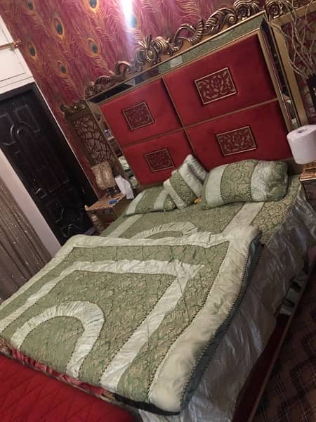 bed set mehroon and golden color use like a new condition 4