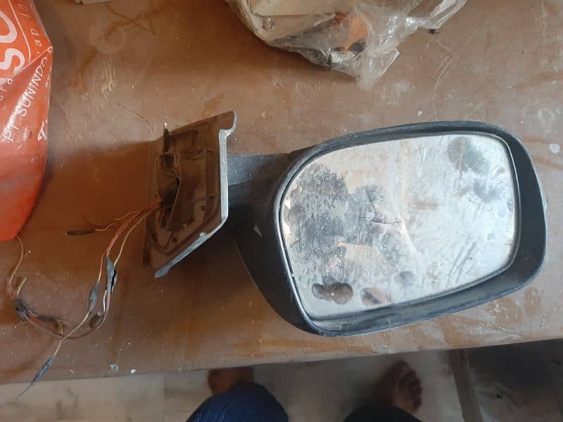 Vitz 2008 side glass 1