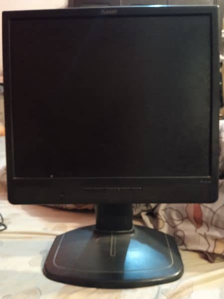 LCD 19" for sale 1