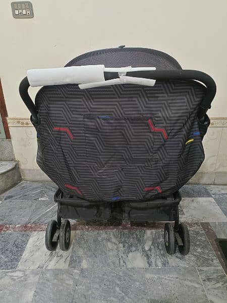 Twin Baby Stroller Pram Brand New Condition 3