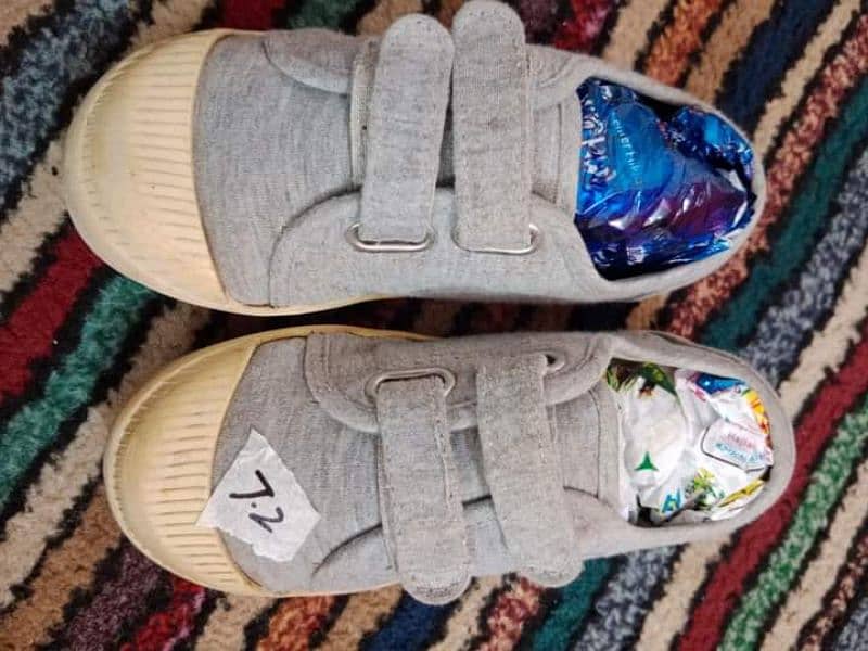 preloved kids branded sneakers 0