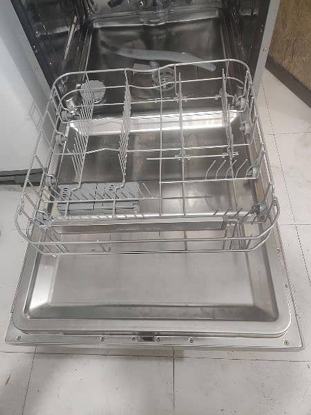 Haier Dishwasher Like New 2