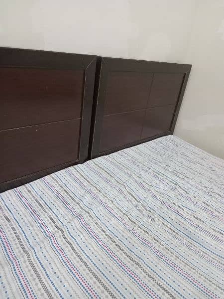 Single Beds x 2 with Mattresses and 1 side table 7