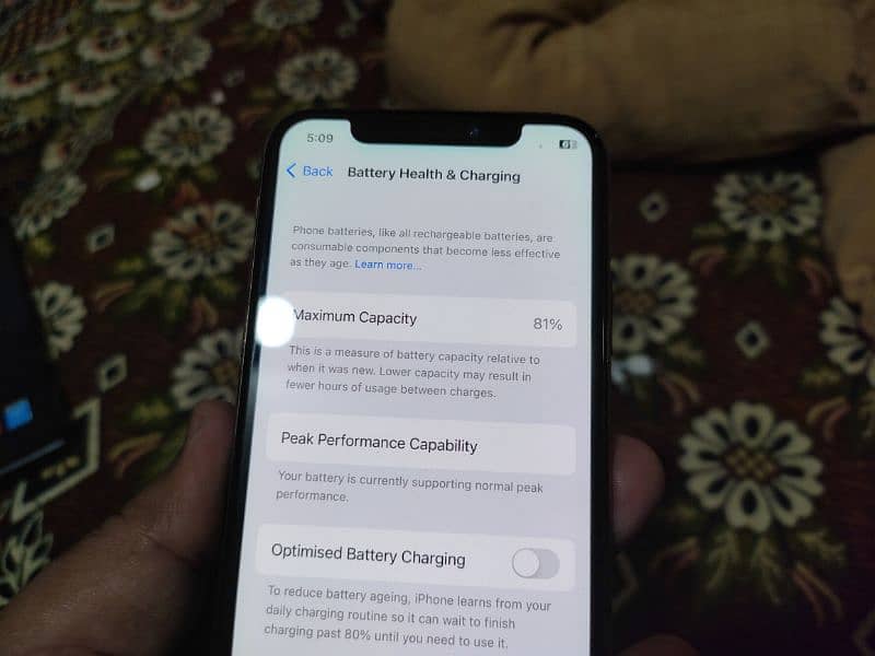 iPhone XS - 64GB - Non PTA - Gold 8