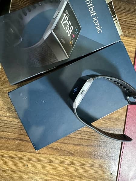 Fitbit cheap ionic olx