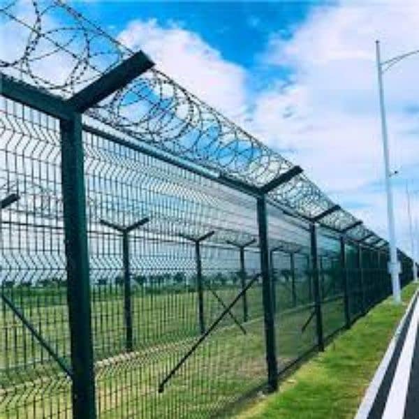 Barbed & Razor Wire at low price/ Chain link / Electric Fence For Sale 11