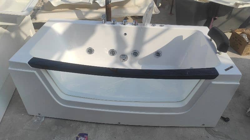 Bathroom Jacuzzi bathtub bathroom vanity 12