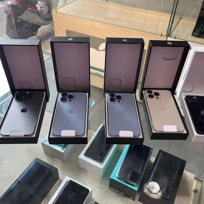 Gold Apple Iphone 13 pro 128gb Mobile Phones, Working at Rs 97000/piece in  Delhi