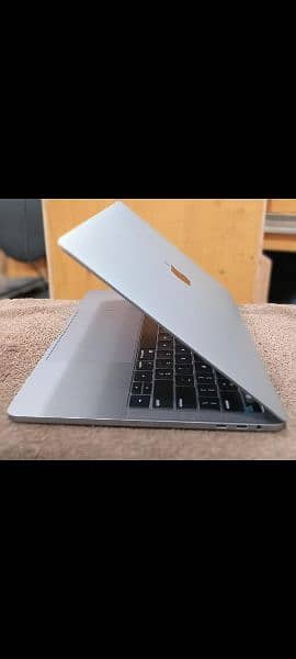 MacBook Pro 2018 2019 Core i5 / i7 8GB / 16GB 256GB/ 512GB 13" Display 10