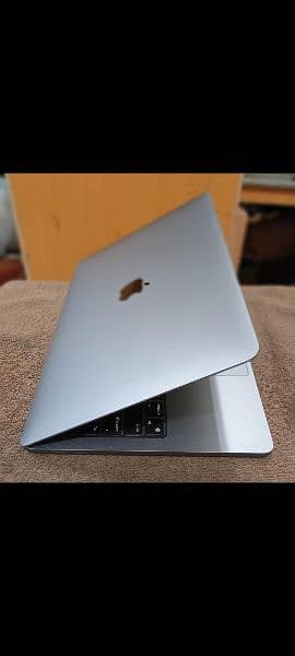 MacBook Pro M1 2020 16GB 256GB 13" CTO Model 9