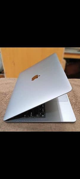 MacBook Pro M1 2020 16GB 256GB 13" CTO Model 15