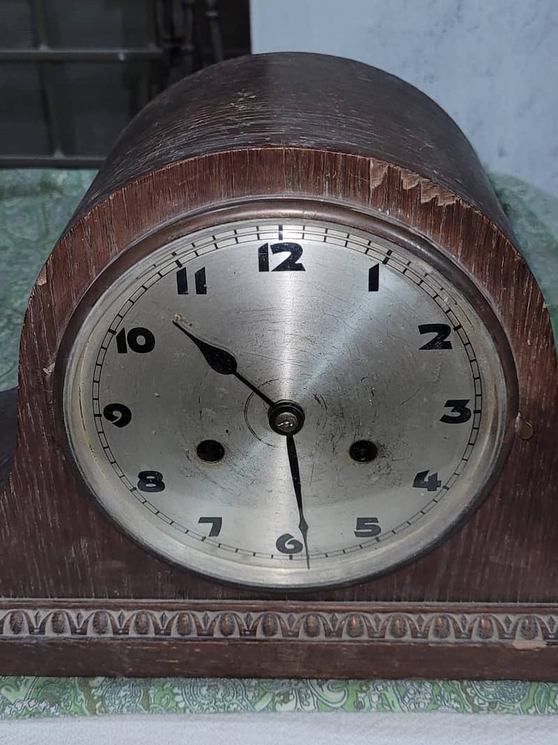 ANTIQUE WORLD PRESENTS AUNIQUE WALL CLOCK ANOSONIA USA IN WORKING 18