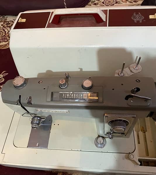 Brother sewing machine Model ZU2 B680 0
