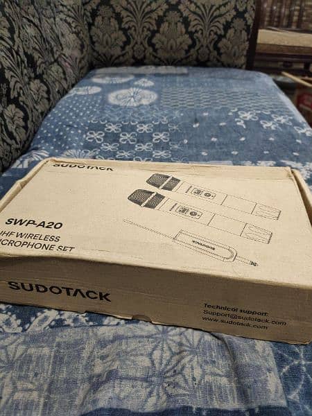 Selling A set of imported Sudotrack Wireless Microphones 0