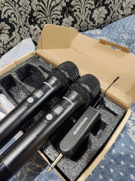 Selling A set of imported Sudotrack Wireless Microphones 2