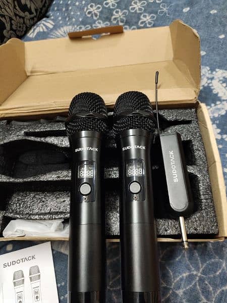 Selling A set of imported Sudotrack Wireless Microphones 3