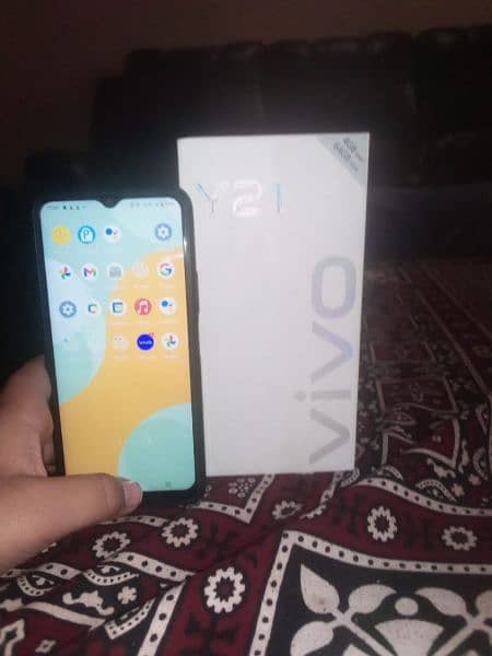 vivo y21 with box and charger 5