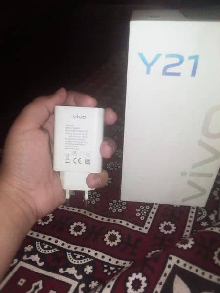 vivo y21 with box and charger 7