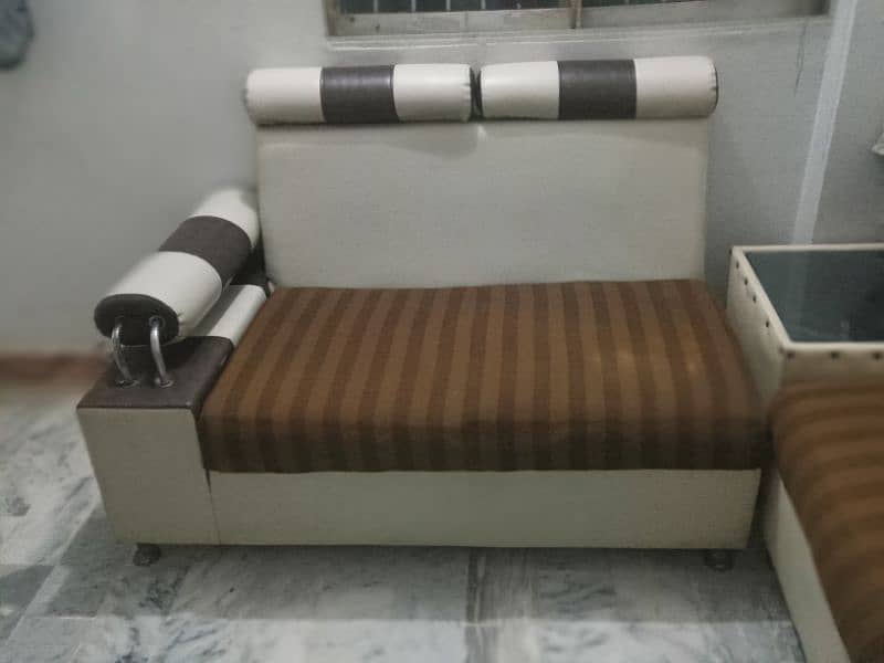 sofa set with table 10 by 10 condition include cushion 3
