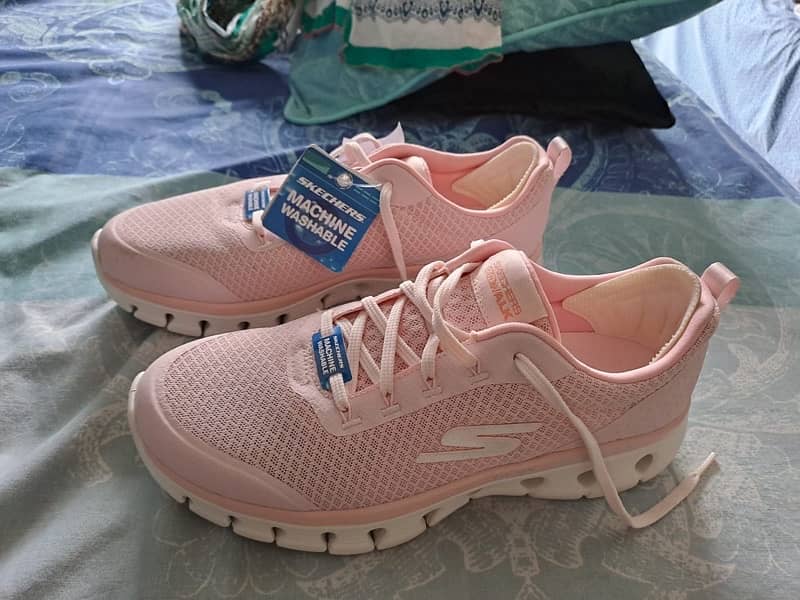 Skechers Shoes. 39 size. Original and brand new from UK. 2